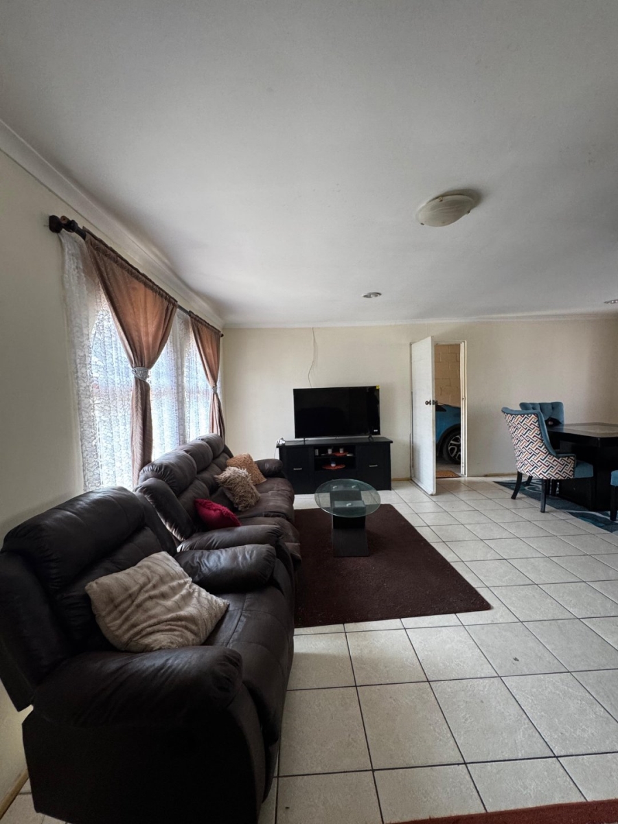 To Let 3 Bedroom Property for Rent in Tuscany Glen Western Cape